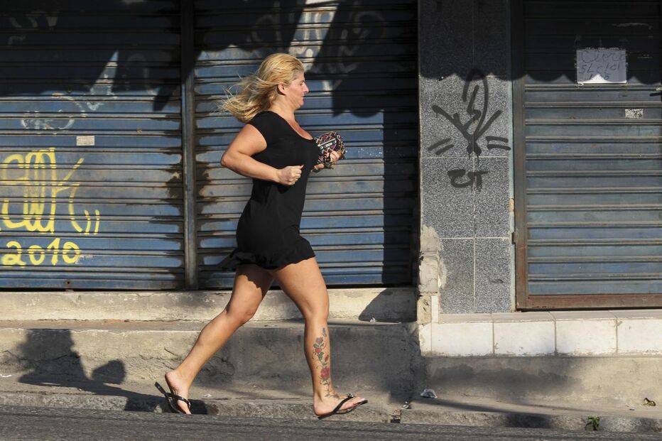 Exército e Polícia Militar tomam favela no Rio de Janeiro