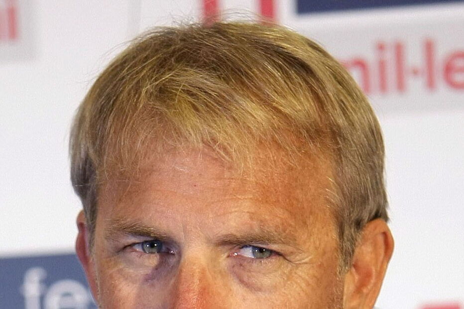 Kevin Costner: Acusado de roubar