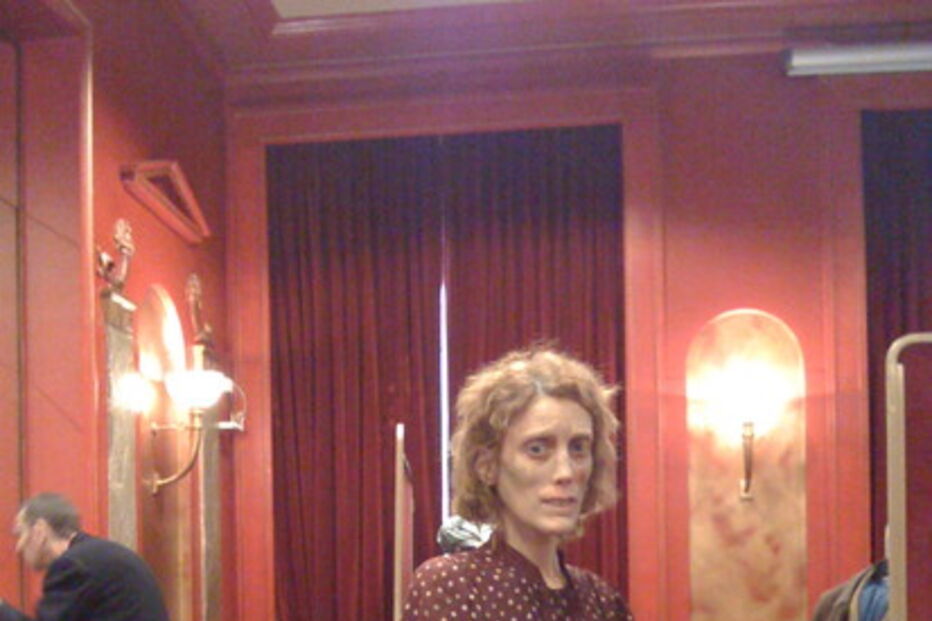 Modelo anoréctica Isabelle Caro morre aos 28 anos