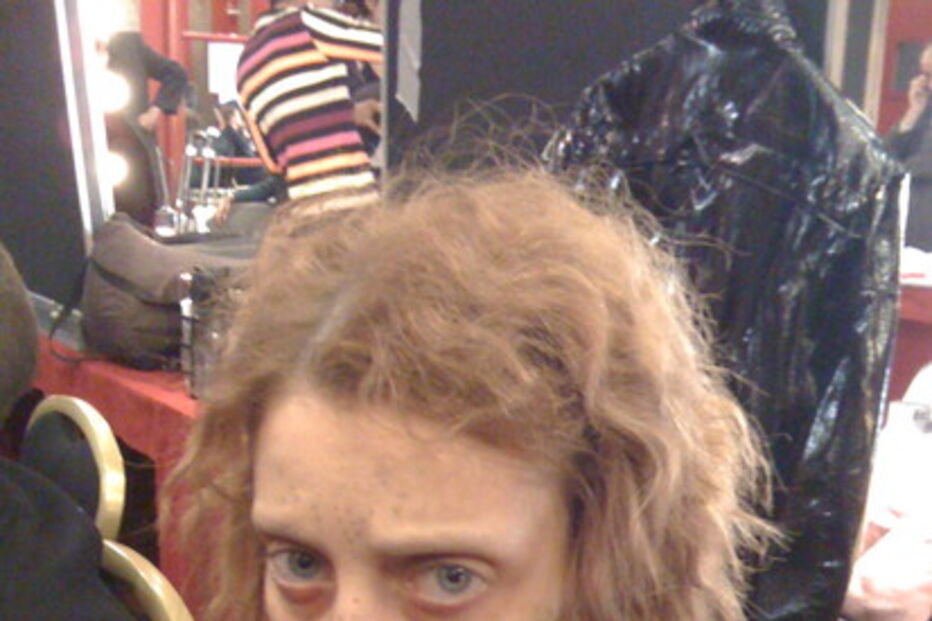 Modelo anoréctica Isabelle Caro morre aos 28 anos