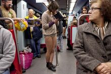 Rebeldes sem calças invadem Metropolitano