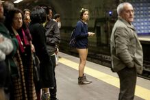 Rebeldes sem calças invadem Metropolitano