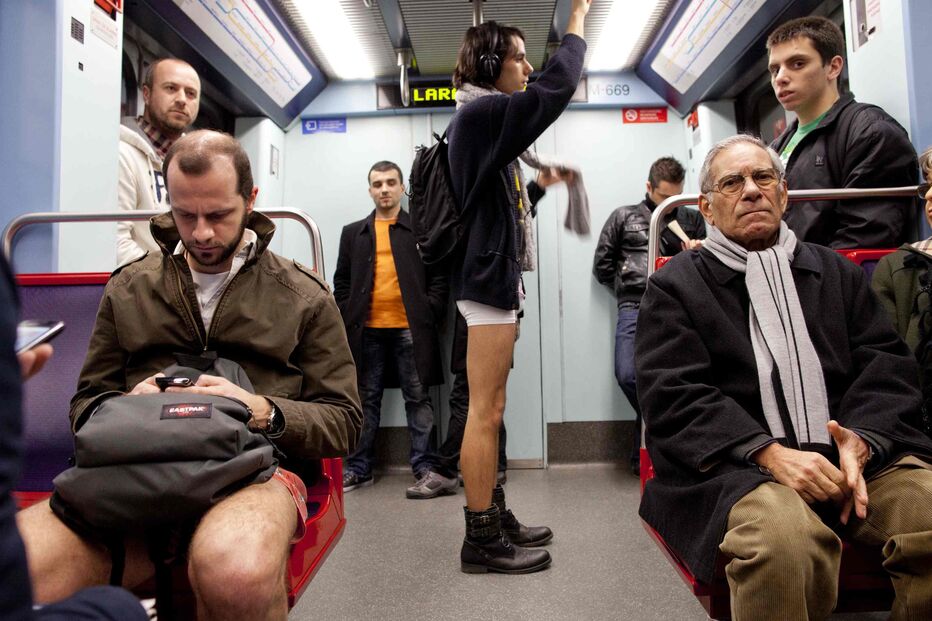 Rebeldes sem calças invadem Metropolitano