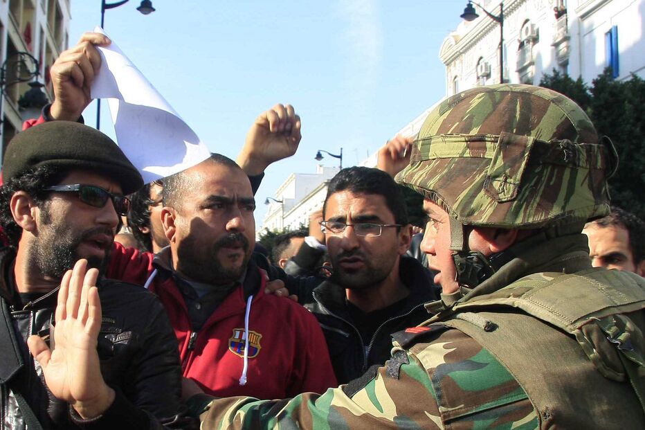Tunísia, Manifestação, Militares, Violência
