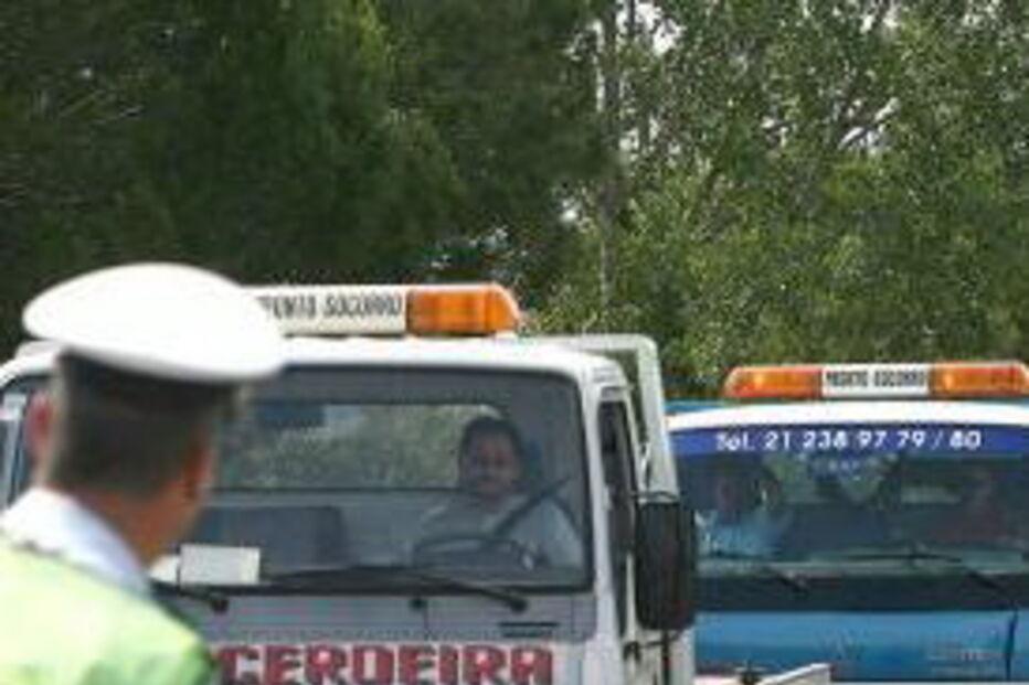 rebocadores, combustíveis, crise, repouso, multas