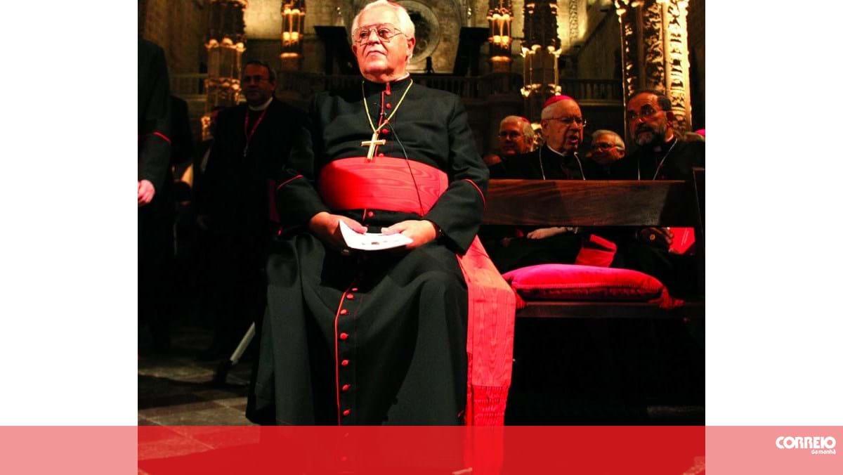 O curto encontro (e a prenda) entre António Costa e o Papa Francisco - SIC  Notícias