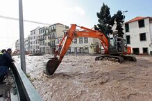 Descubra as diferenças entre o Funchal do dia do temporal e o de hoje