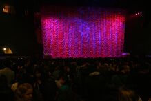 Katy Perry arranca digressão em Lisboa por entre chupa-chupas gigantes