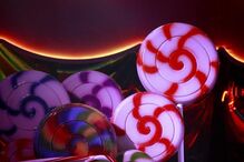 Katy Perry arranca digressão em Lisboa por entre chupa-chupas gigantes