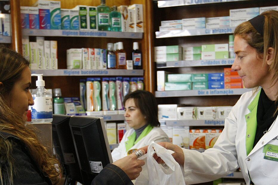 SAÚDE, FARMÁCIAS, GENÉRICOS, MÉDICOS