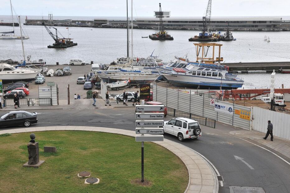 Descubra as diferenças entre o Funchal do dia do temporal e o de hoje