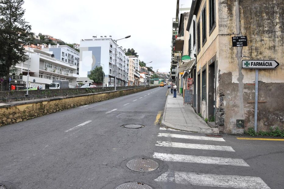 Descubra as diferenças entre o Funchal do dia do temporal e o de hoje