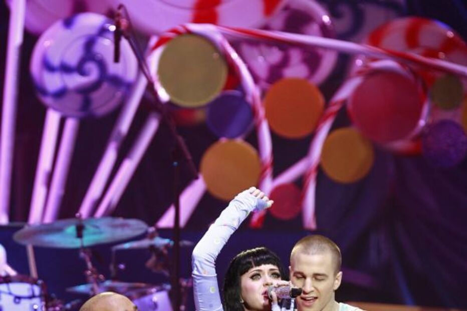 Katy Perry arranca digressão em Lisboa por entre chupa-chupas gigantes