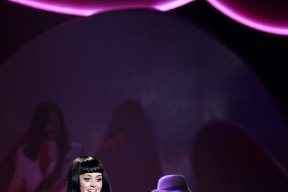 Katy Perry arranca digressão em Lisboa por entre chupa-chupas gigantes