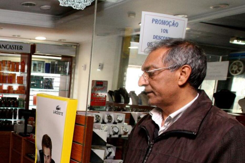 COSTA DA CAPARICA, ASSALTO, PERFUMARIA