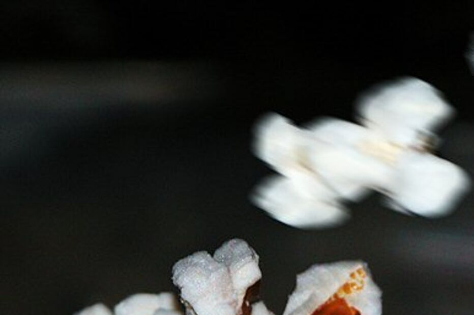 Letónia: Morto por fazer barulho a comer pipocas