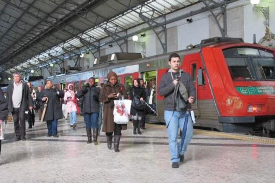 greve dos trabalhadores da CP, CP, supressão de comboios, sector ferroviário, comboios