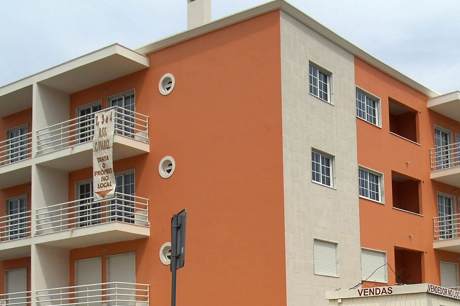 CASAS, BANCOS, PRESTAÇÕES