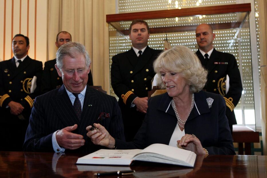 Carlos e Camilla informais e descontraídos em Lisboa