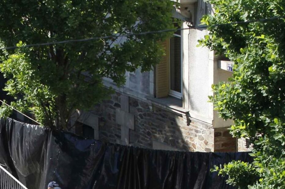 Mata mulher e os filhos