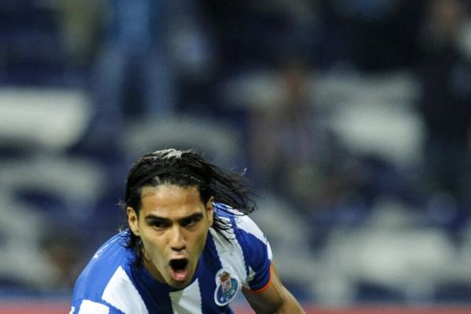 Falcão ganha 70 mil € por mês no Dragão