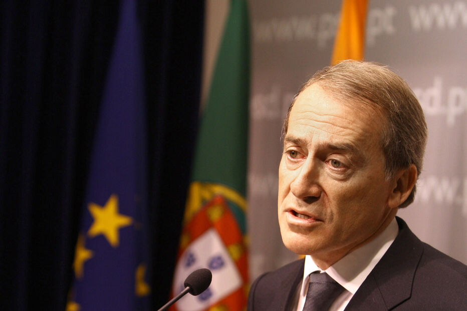 LUÍS FILIPE MENEZES, CONTAS, PSD, MILITANTES, ELEIÇÕES