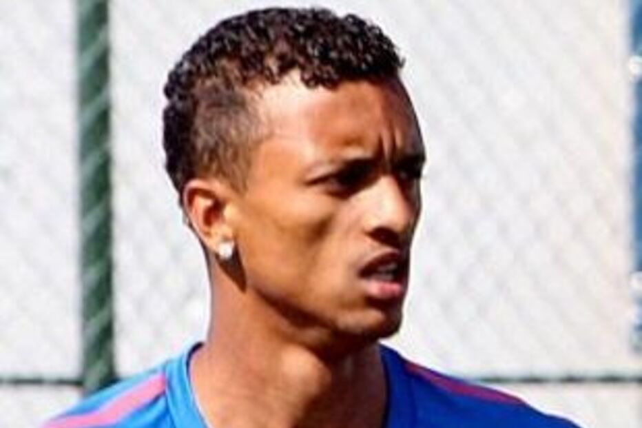 Selecção: Nani no treino, Carvalho no ginásio