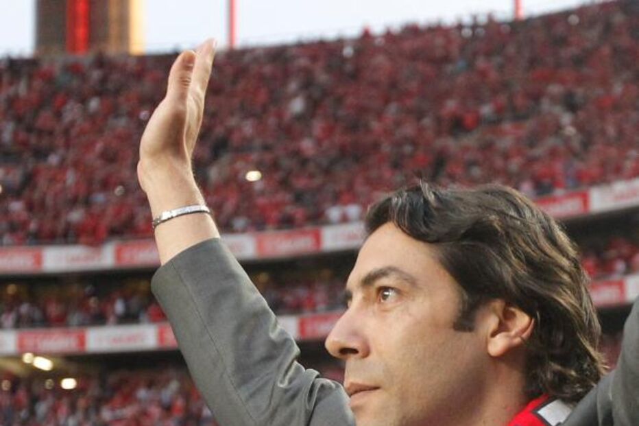 Ronaldo sobe mais um degrau