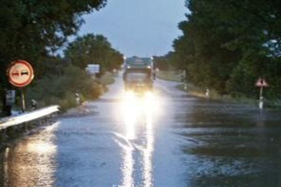 Aguaceiros, mau tempo, trovoada