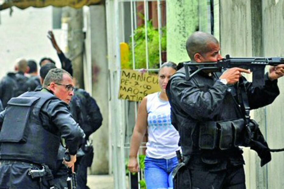 MORRO DA MANGUEIRA, BRASIL, RIO DE JANEIRO, POLÍCIA