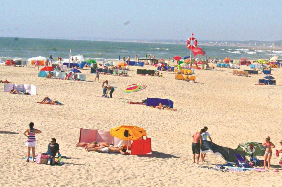 ESMORIZ, PRAIA, INTERDITA