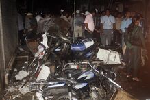 Triplo atentado faz 21 mortos em Bombaim