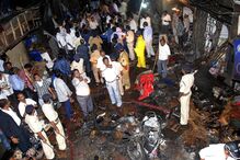 Triplo atentado faz 21 mortos em Bombaim