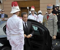 O Presidente francês, Nicolas Sarkozy, esteve presente na cerimónia, mas sem a companhia da mulher, Carla Bruni.
