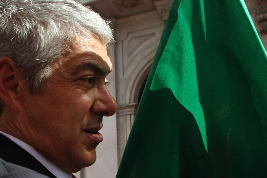 SÓCRATES, POUPANÇA, EX-PRIMEIRO-MINISTRO