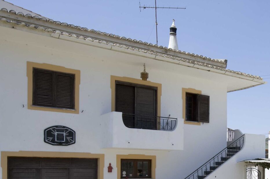 PADERNE, TIROS, CASA, BEBÉ, GANG