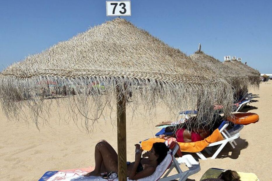 Sombrinhas por 12 euros no Algarve