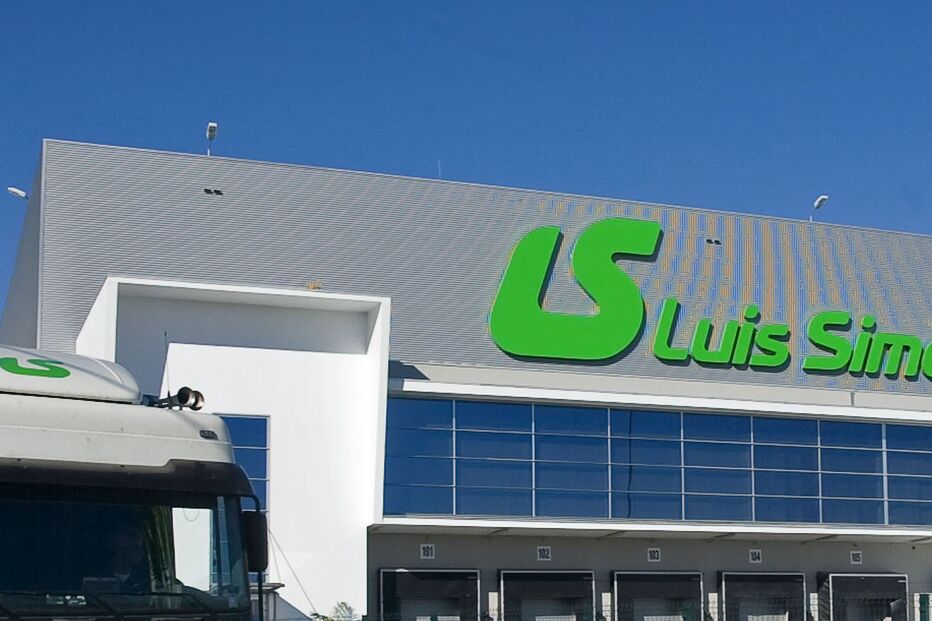 LUÍS SIMÕES, TRANSPORTES, ECONOMIA, FUNDADOR