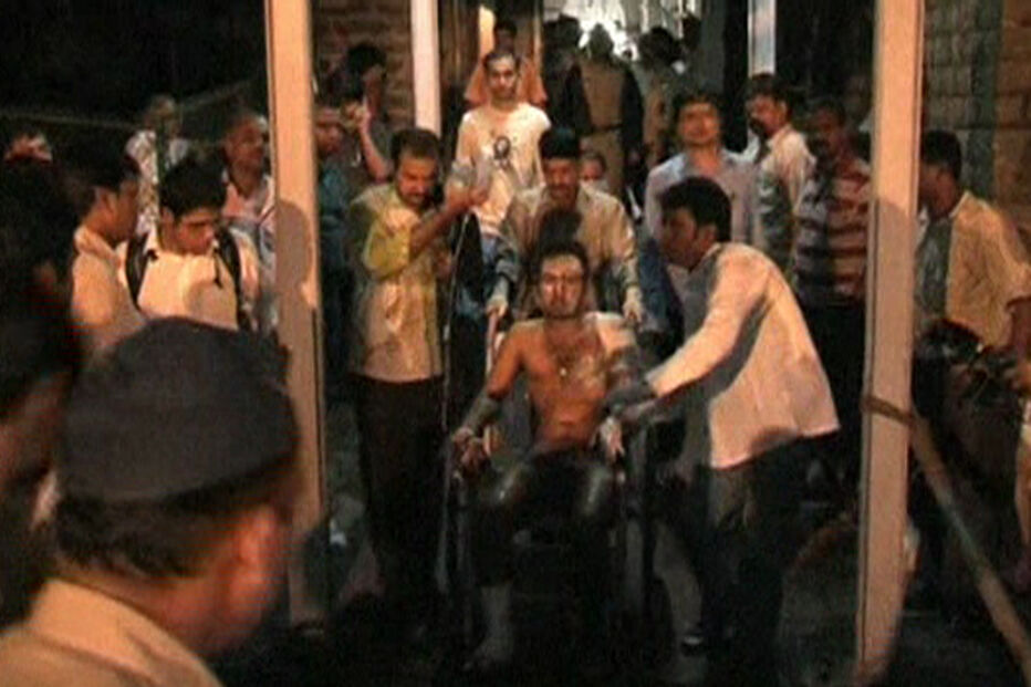 Triplo atentado faz 21 mortos em Bombaim