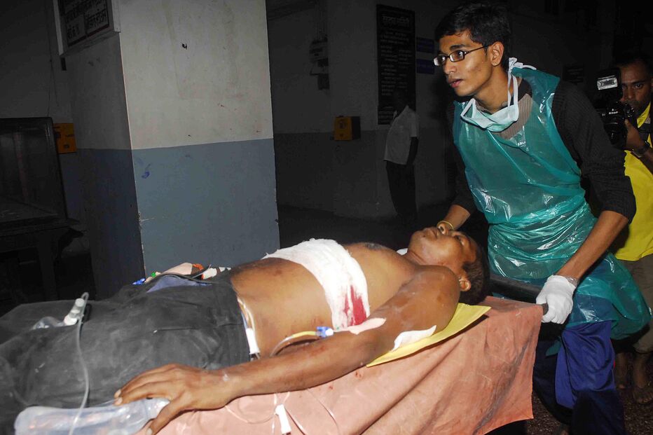 Triplo atentado faz 21 mortos em Bombaim