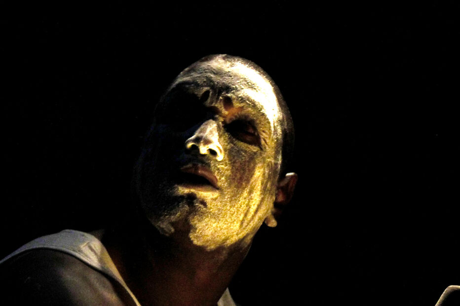 Cultura, Teatro, Mónica Calle, 'Recordações de uma Revolução', Heiner Muller, Estabelecimento Prisional de Vale de Judeus, 'A Missão'