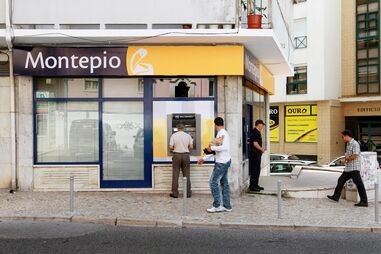 assaltos, montepio geral, banco, queluz, ouro, grande lisboa