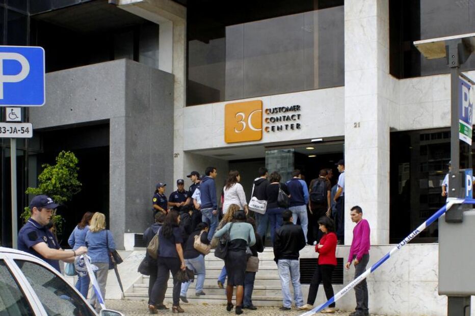 Ameaça obriga a evacuar edifício com 200 pessoas