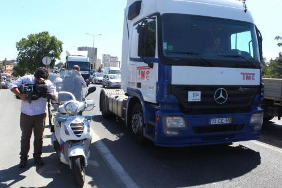 Economia, Camiões, Marcha-lenta, Lisboa, Polícia
