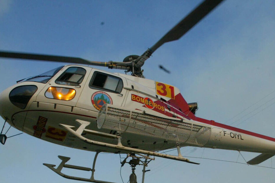 INCÊNDIOS, HELICÓPTERO, PILOTOS, PRISÃO