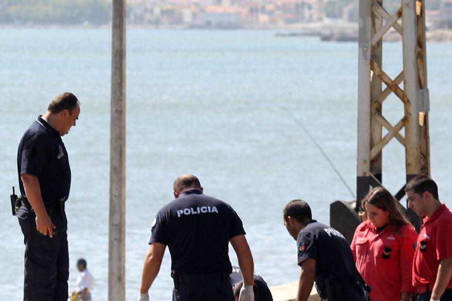 MULHER, ESTAÇÃO, CRUZ QUEBRADA, COMBOIO