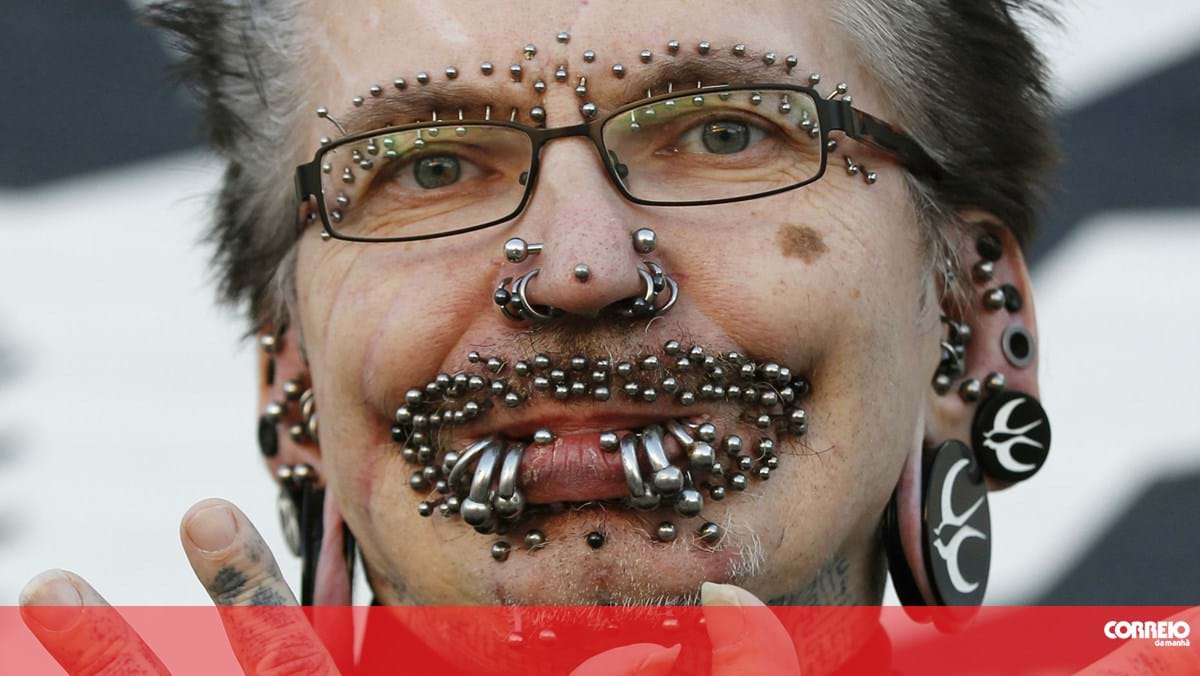 Qual é a origem dos piercings?