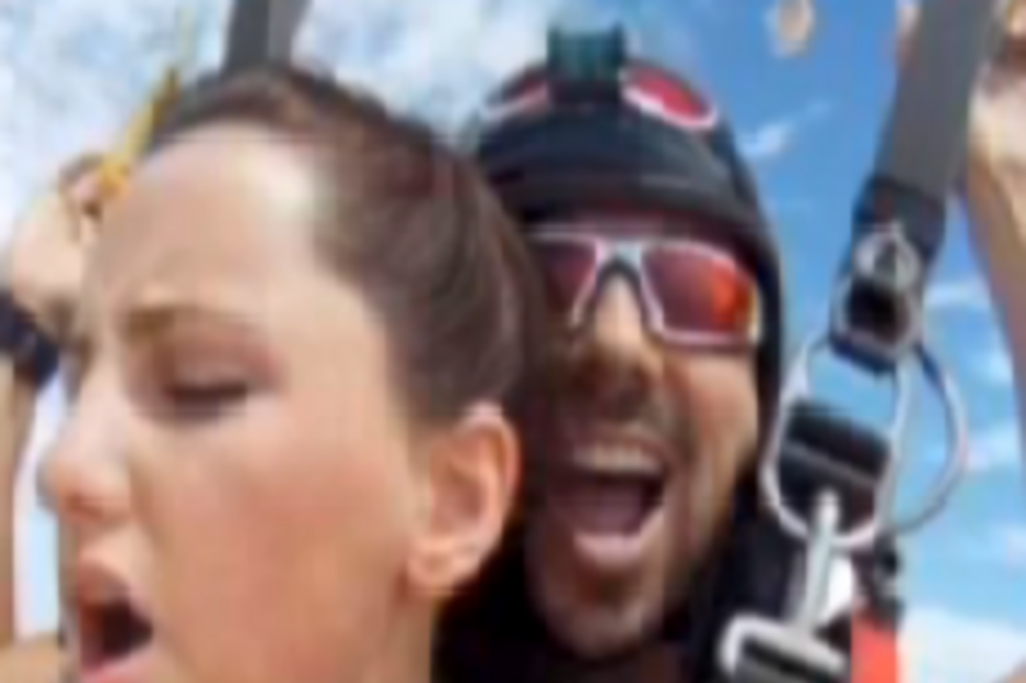 Alex Torres, Hope Howell, sexo, pára-quedismo, investigação, despedimento, EUA, Tasf