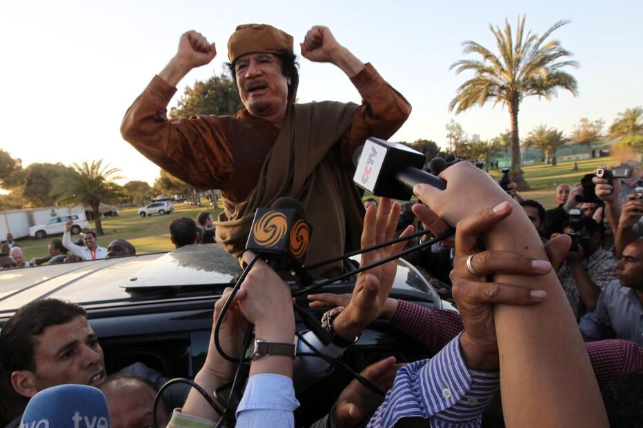 Horror e festejos na morte sangrenta de Kadhafi