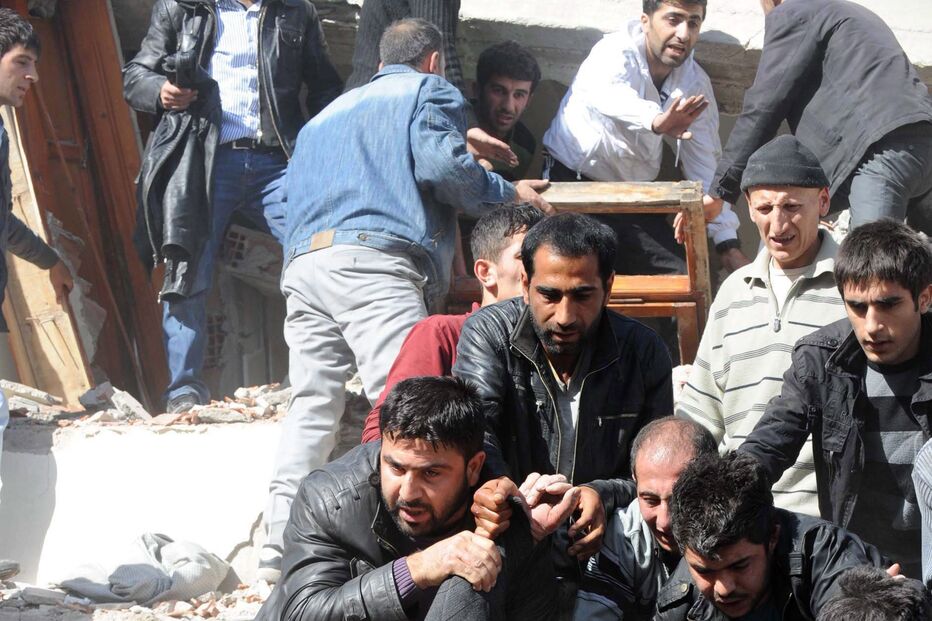 Turquia revive tragédia após forte sismo